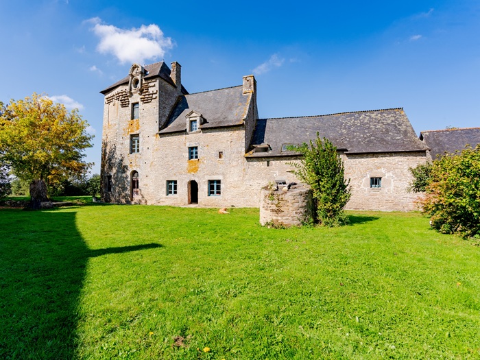 achat vente Authentique Manoir a vendre restauré , dépendances, puits Josselin à 10 mn, Ploërmel à 15 mn, TGV à 40 mn (Vannes) MORBIHAN BRETAGNE
