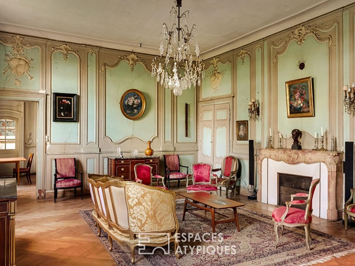 achat vente Demeure de Caractère a vendre ISMH à restaurer , dépendance, pigeonnier XVIIIème Gy , à proximité immédiate, 30 mn TGV HAUTE SAONE FRANCHE COMTE